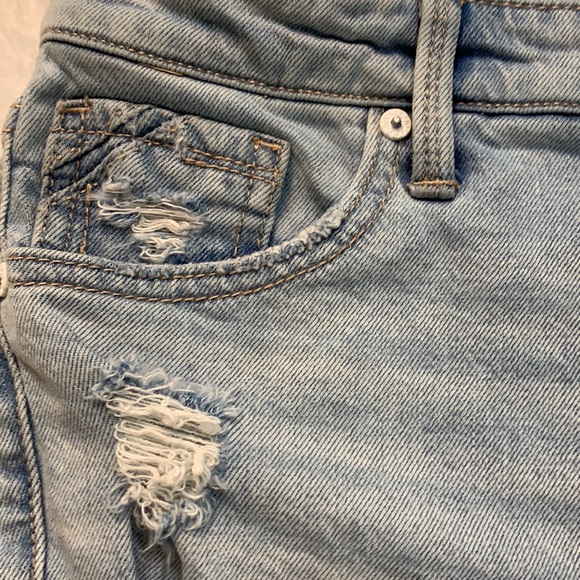 Buckle Black Destroyed High Rise Jean Shorts Size 26 - Picture 4 of 8